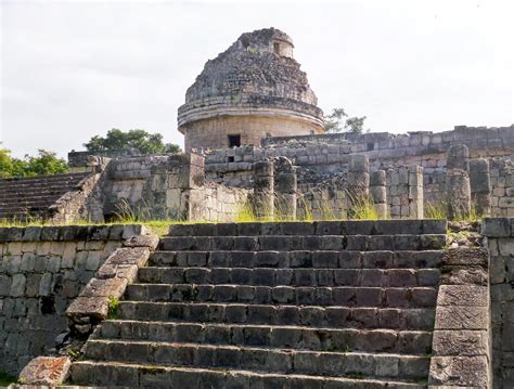 La Rebelión de los Itzáes: Una Explosión Maya Contra el Imperio Teotihuacano en el Siglo VII